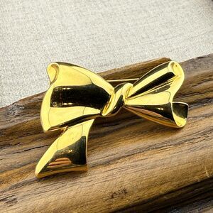 Vintage Napier Gold-tone Bow Ribbon Brooch Pin Smooth Finish 2" Wide